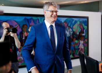 Duitse minister vraagt bondskanselier om ontslag