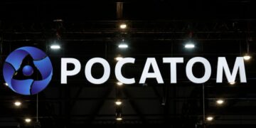 Rosatom stuurt werknemers terug naar Iraanse kerncentrale Bushehr