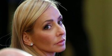 Peskovs vrouw Navka vecht tegen EU-sancties