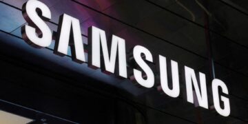Samsung boekt enorme winstgroei, maar aandelen dalen aanzienlijk.