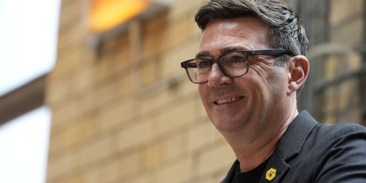 Komt er een grote verandering in pensioenen en luistert Burnham naar zijn adviseurs?