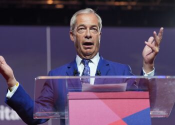 Farage verdedigt zich tegen vragen over £5m ‘gift’