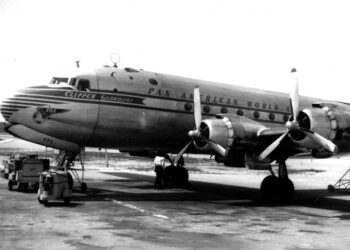 Wrak van Pan Am vliegtuig ontdekt na 74 jaar in oceaan.