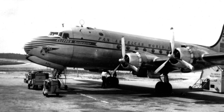 Wrak van Pan Am vliegtuig ontdekt na 74 jaar in oceaan.
