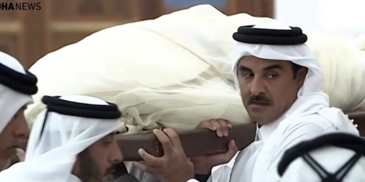 Khalifa Al Thani begraven na zondagavondgebed met bescheiden ceremonie