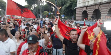 Demonstranten verzetten zich tegen verkoop van Albanië