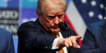 Trump belooft tot $100.000 aan groene kaartaanvragers in VS