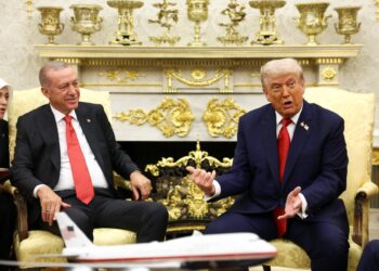 Turkije: Koortsachtige voorbereidingen voor NAVO-Top met ontmoeting Erdogan en Trump.