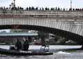 Politiewaterscooter stort neer op Westminster Bridge: vijf agenten gewond