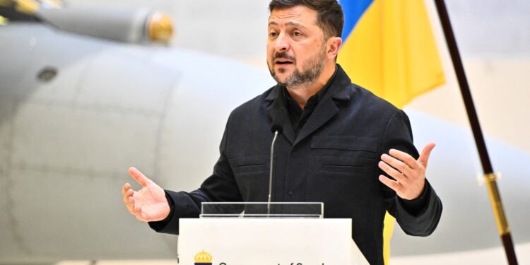 Zelenski overweegt legerhervormingen tijdens aanhoudende protesten in Oekraïne