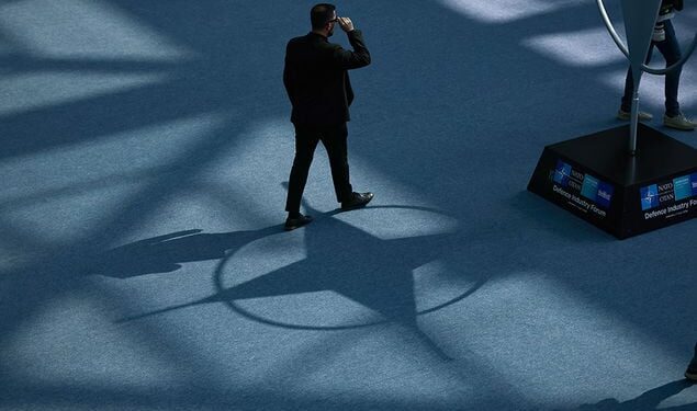 Belgische NAVO-stagiaire gearresteerd wegens spionage.