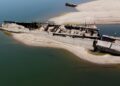 Nazi-oorlogsschepen opgedoken uit de Donau bij extreem lage waterstanden