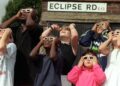 De zonsverduistering van 1999: beelden en waarom u nieuwe bril nodig heeft.