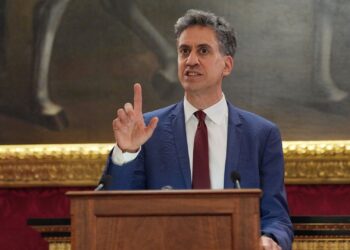 Miliband botst met Israël over omstreden Westelijke Jordaanoever nederzetting project