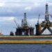 Olie- en gasindustrie dringt aan op goedkeuring omstreden projecten van PM.