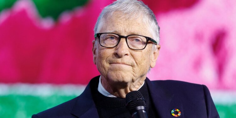 Bill Gates waarschuwt voor AI: onderhandelingen moeilijker dan Koude Oorlogse kerngesprekken.