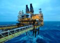 Gevaar van vroegtijdige afschaffing windfall tax: verlies van £8.6bn in VK tegen 2030