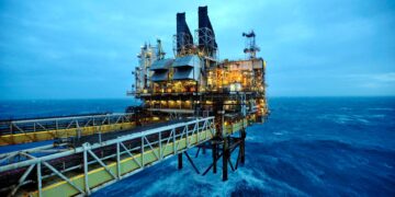 Gevaar van vroegtijdige afschaffing windfall tax: verlies van £8.6bn in VK tegen 2030