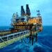 Gevaar van vroegtijdige afschaffing windfall tax: verlies van £8.6bn in VK tegen 2030