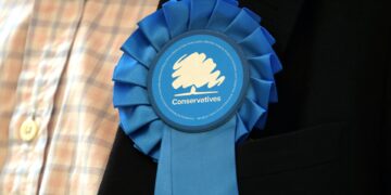 Conservatief stel betrapt op valsspelen bij verkiezingsgokken.