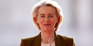 EU verbiedt sociale media voor kinderen onder de 13 en beperkt toegang voor oudere kinderen.