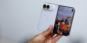 Apple lanceert eerste opvouwbare iPhone.