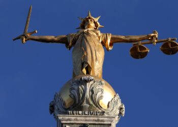 Gespecialiseerde rechtbanken voor verkrachting en seksuele misdrijven.