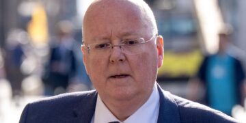 Peter Murrell verliest juridische bijstand na veroordeling voor verduistering