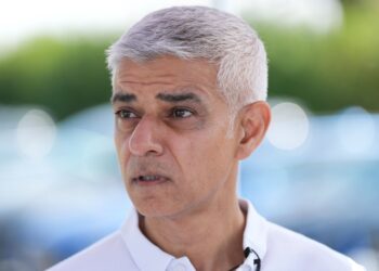 Sadiq Khan niet veroordeeld voor autobelasting na fraudebeschuldigingen.