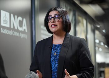 Home Secretary beveelt dringende evaluatie na tweede kleine boot die grenspolitie ontwijkt.
