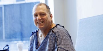 Succesvolle varkensniertransplantatie bij mens houdt negen maanden stand.
