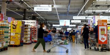 Supermarkt koelkasten verhit tot 50C door cyberaanval: branden en voedselverlies.