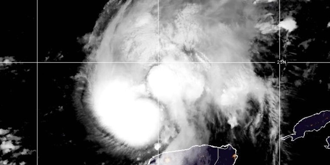 Hurricane Isaias breekt 120-jarig record en nadert vasteland VS.