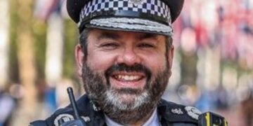 Chef vrijwillige politiemacht ontslagen voor maken van seksuele beelden met werktelefoon